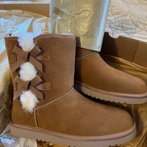 Ugg Koolaburra Victoria short boots with bow accents size 11 BRAND NEW